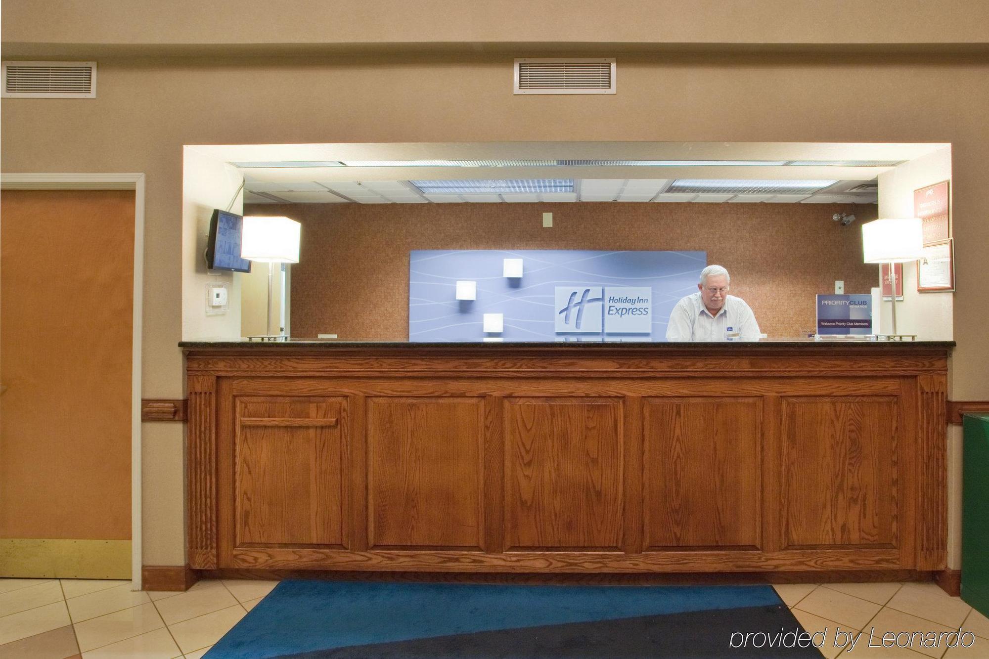Holiday Inn Express Hotel & Suites Laurinburg By Ihg Интерьер фото