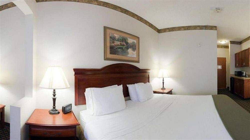 Holiday Inn Express Hotel & Suites Laurinburg By Ihg Экстерьер фото
