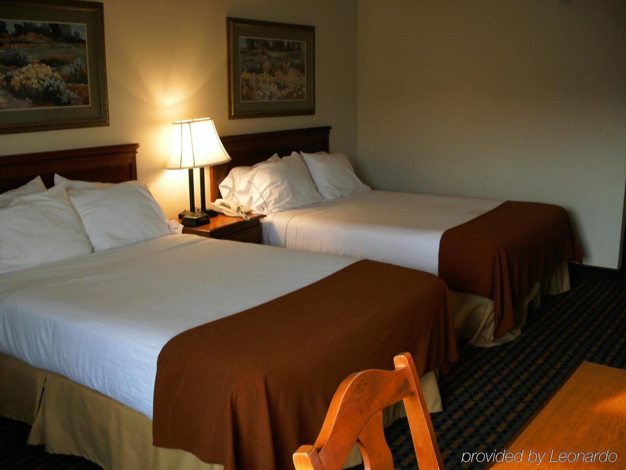 Holiday Inn Express Hotel & Suites Laurinburg By Ihg Экстерьер фото